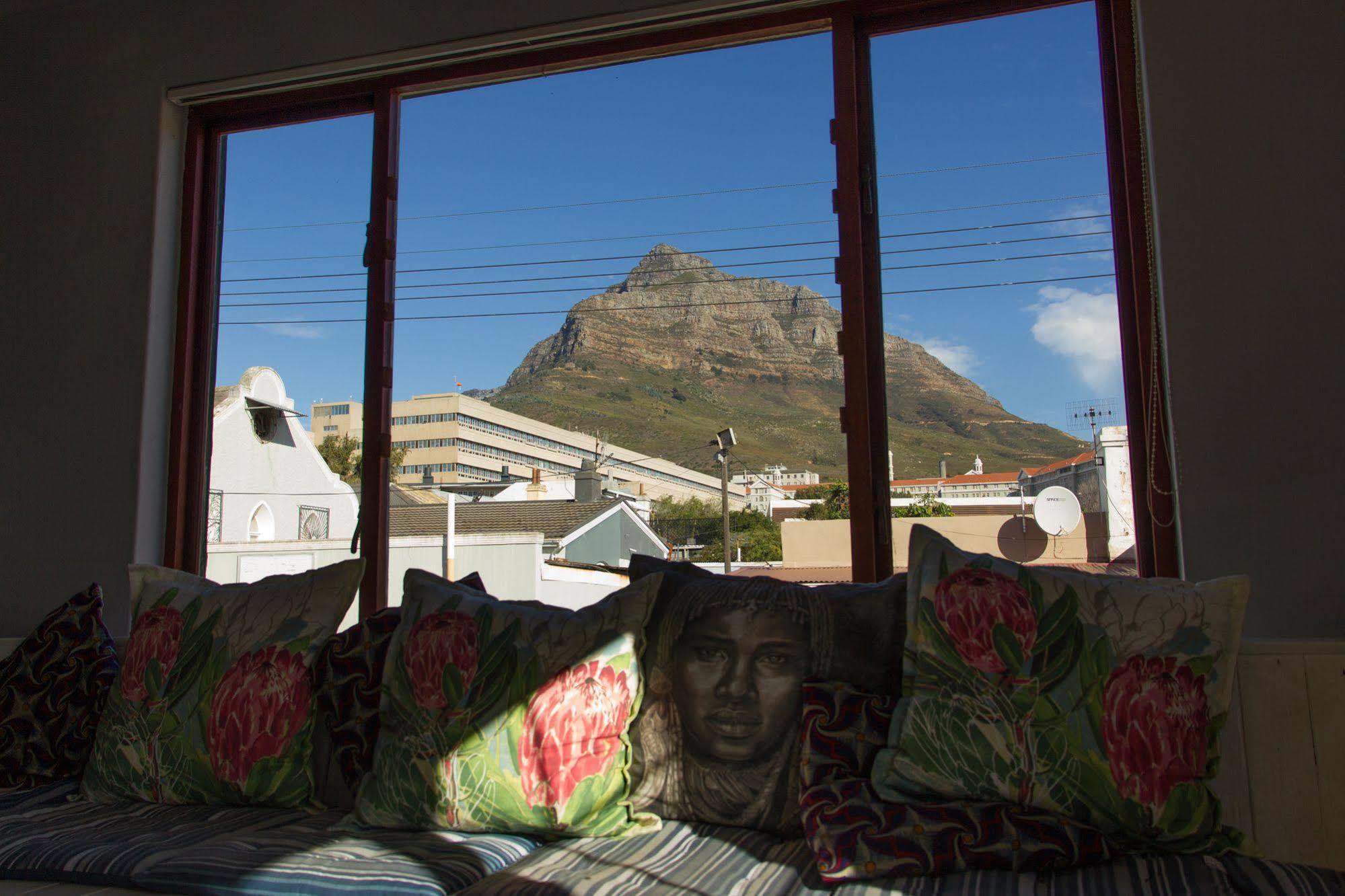 African Heart Backpackers Hostel Cape Town Exterior photo